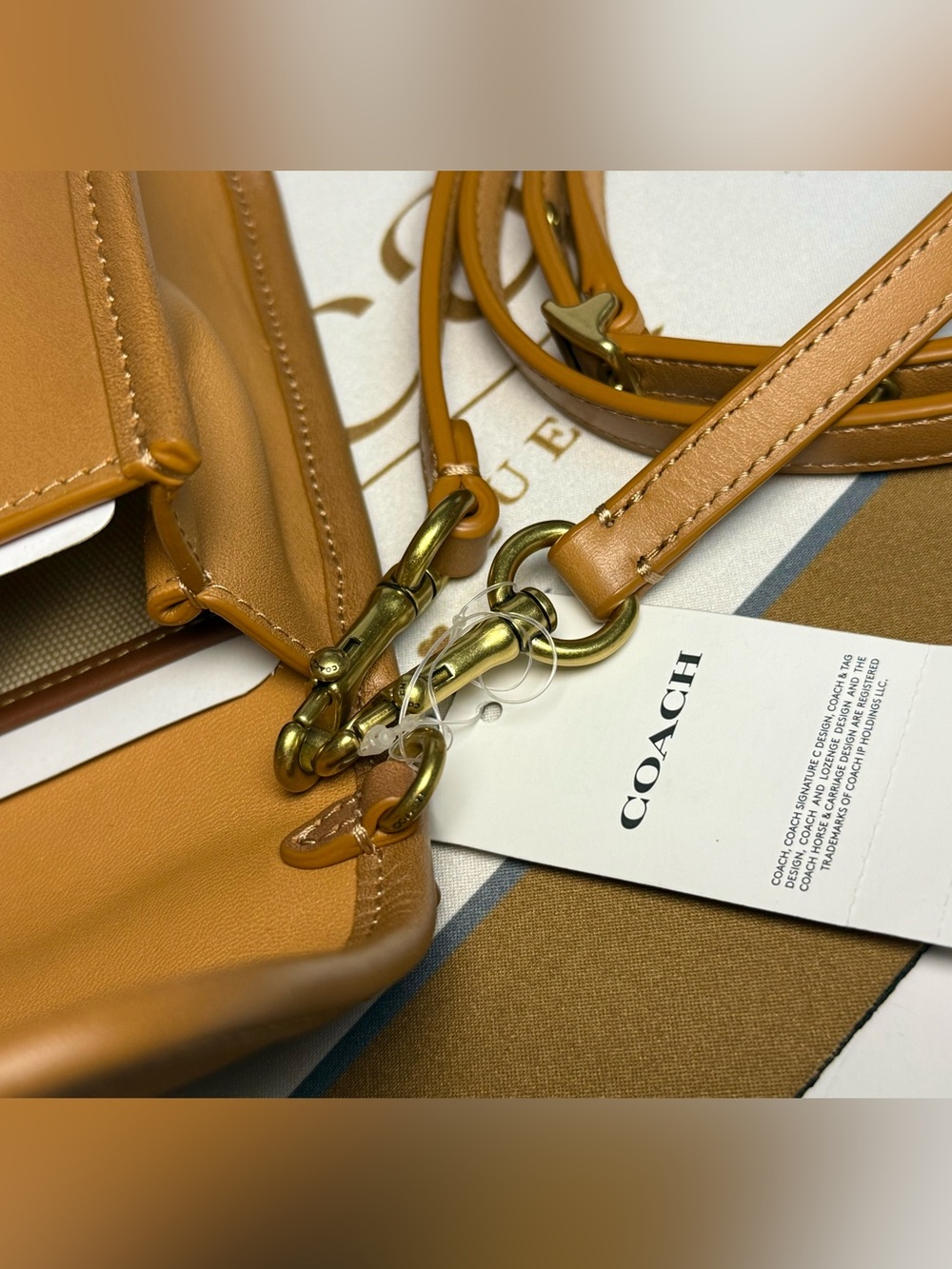 🆕COACH Caramel Leather Turnlock Crossbody - Picture 8 of 17